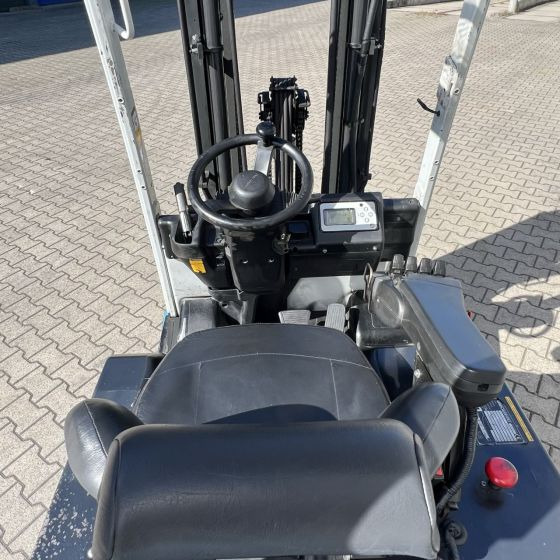 Unicarriers AG1N1L16Q - Forklift listrik: gambar 4 Unicarriers AG1N1L16Q - Forklift listrik: gambar 4
