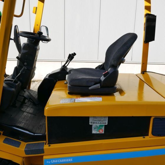 Unicarriers EH30L (G1Q2L30Q) - Forklift listrik: gambar 4 Unicarriers EH30L (G1Q2L30Q) - Forklift listrik: gambar 4