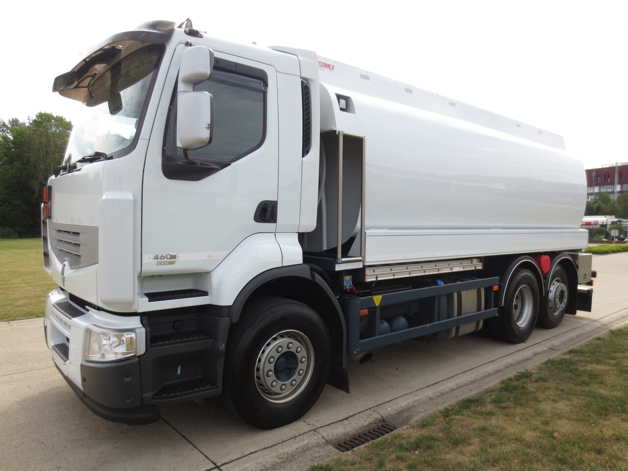 Renault Lander - Truk tangki: gambar 1 Renault Lander - Truk tangki: gambar 1