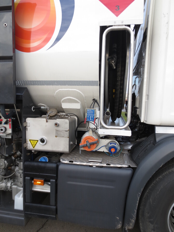 SCANIA G370 - Truk tangki: gambar 2 SCANIA G370 - Truk tangki: gambar 2