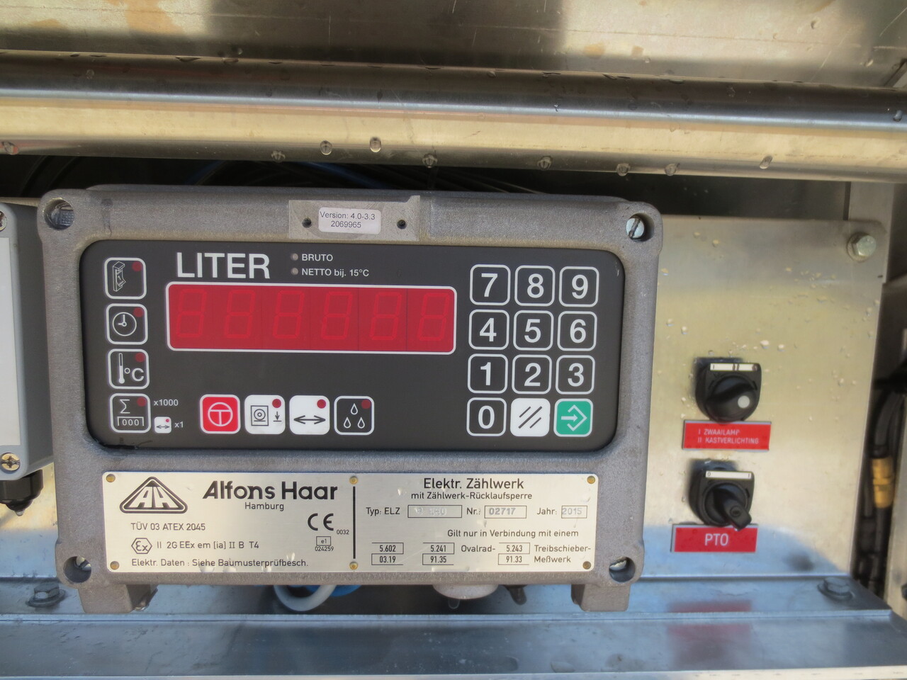 SCANIA G370 - Truk tangki: gambar 3 SCANIA G370 - Truk tangki: gambar 3