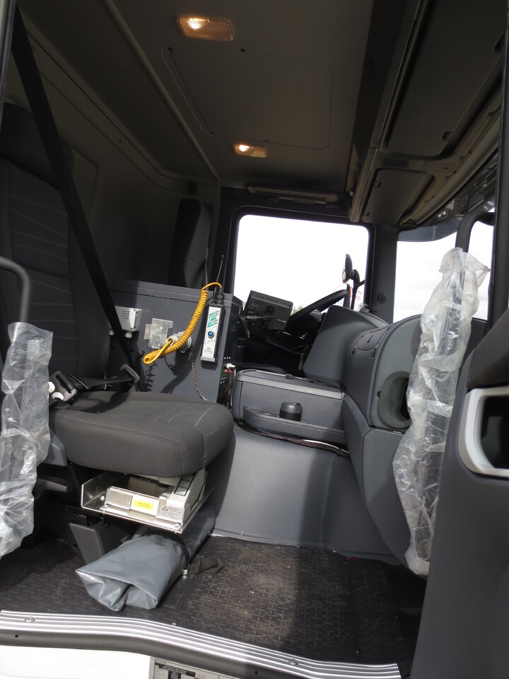 SCANIA G370 - Truk tangki: gambar 4 SCANIA G370 - Truk tangki: gambar 4