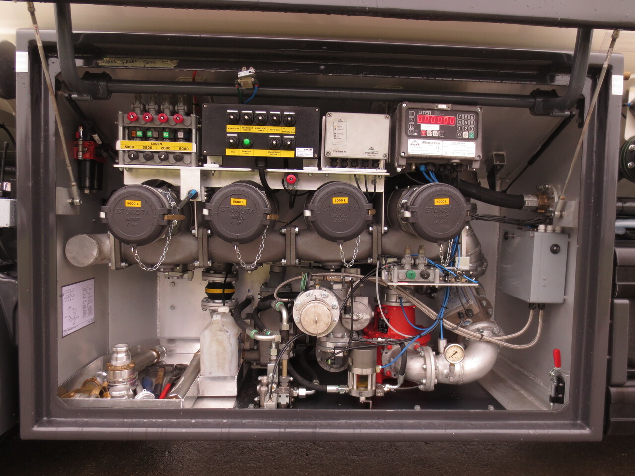 Truk tangki SCANIA G370: gambar 17