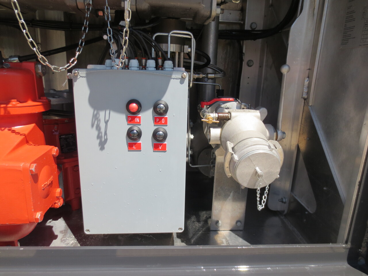 SCANIA G370 - Truk tangki: gambar 4 SCANIA G370 - Truk tangki: gambar 4