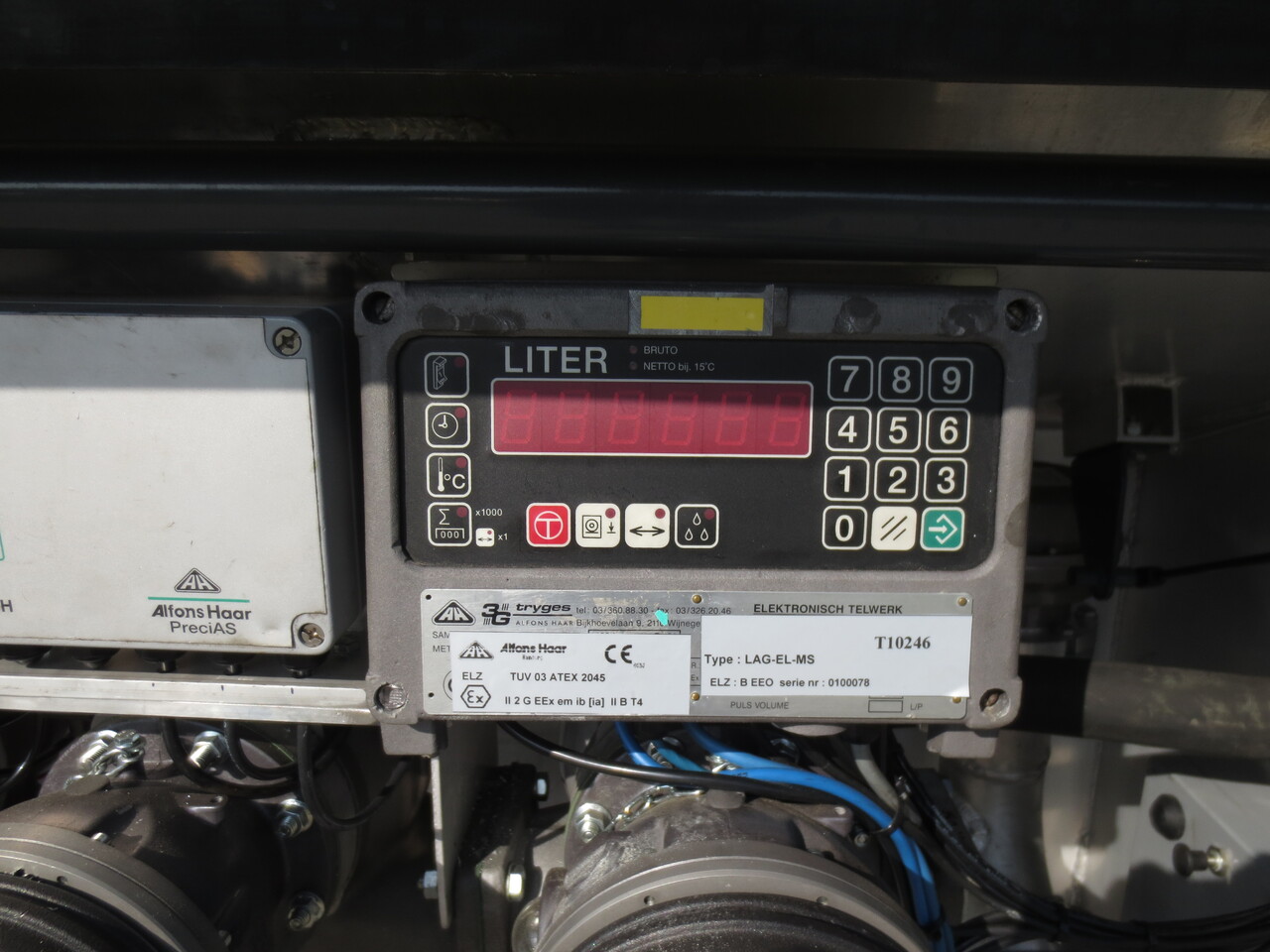 SCANIA G370 - Truk tangki: gambar 2 SCANIA G370 - Truk tangki: gambar 2