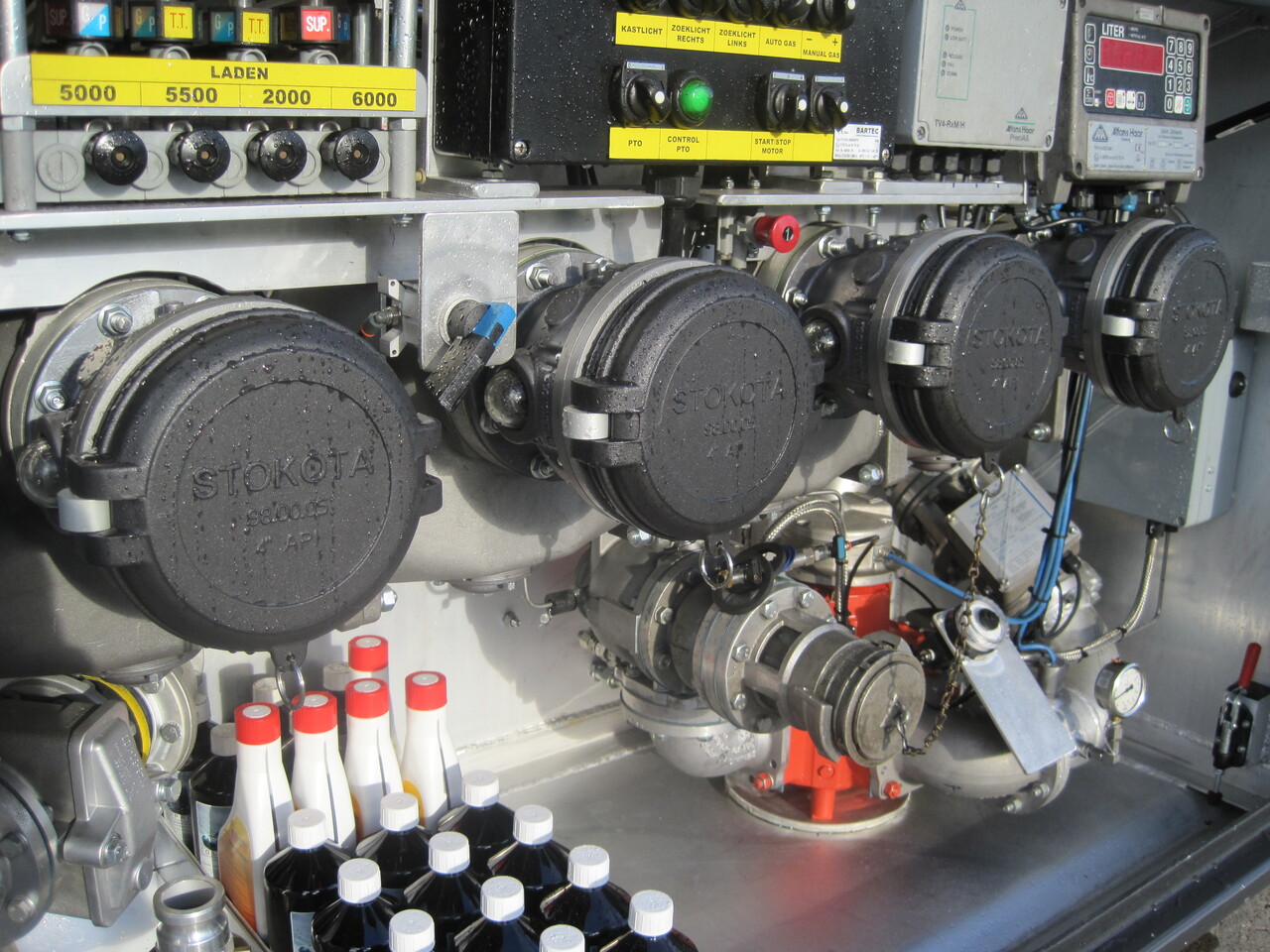 SCANIA G370 - Truk tangki: gambar 5 SCANIA G370 - Truk tangki: gambar 5