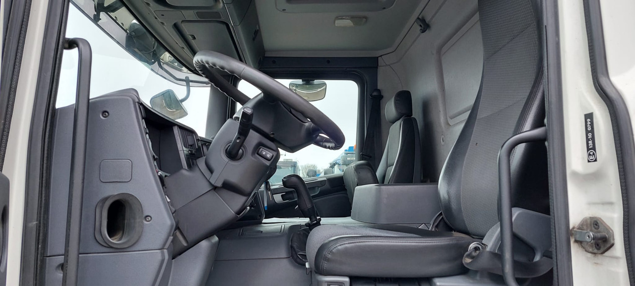 Truk tangki untuk pengangkutan bahan bakar SCANIA P320/P360 (lot of 3): gambar 28 Truk tangki untuk pengangkutan bahan bakar SCANIA P320/P360 (lot of 3): gambar 28