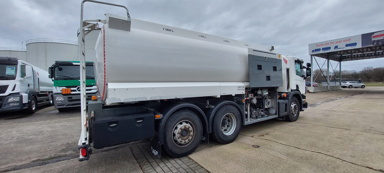 Truk tangki untuk pengangkutan bahan bakar SCANIA P320/P360 (lot of 3): gambar 34 Truk tangki untuk pengangkutan bahan bakar SCANIA P320/P360 (lot of 3): gambar 34