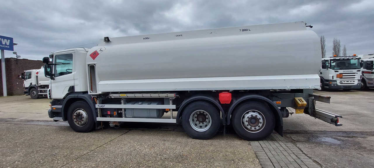 Truk tangki untuk pengangkutan bahan bakar SCANIA P320/P360 (lot of 3): gambar 37 Truk tangki untuk pengangkutan bahan bakar SCANIA P320/P360 (lot of 3): gambar 37