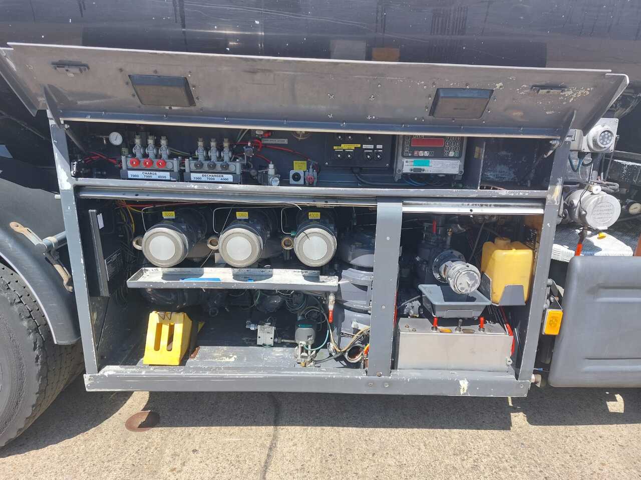 Truk tangki SCANIA PRT: gambar 12