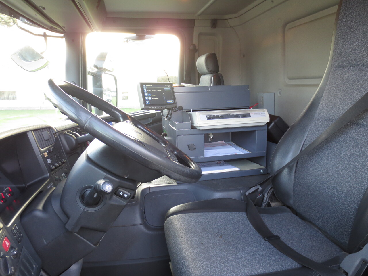 Truk tangki Scania P310: gambar 5