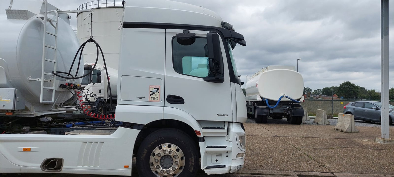 MERCEDES Actros - Tractor head: gambar 4 MERCEDES Actros - Tractor head: gambar 4