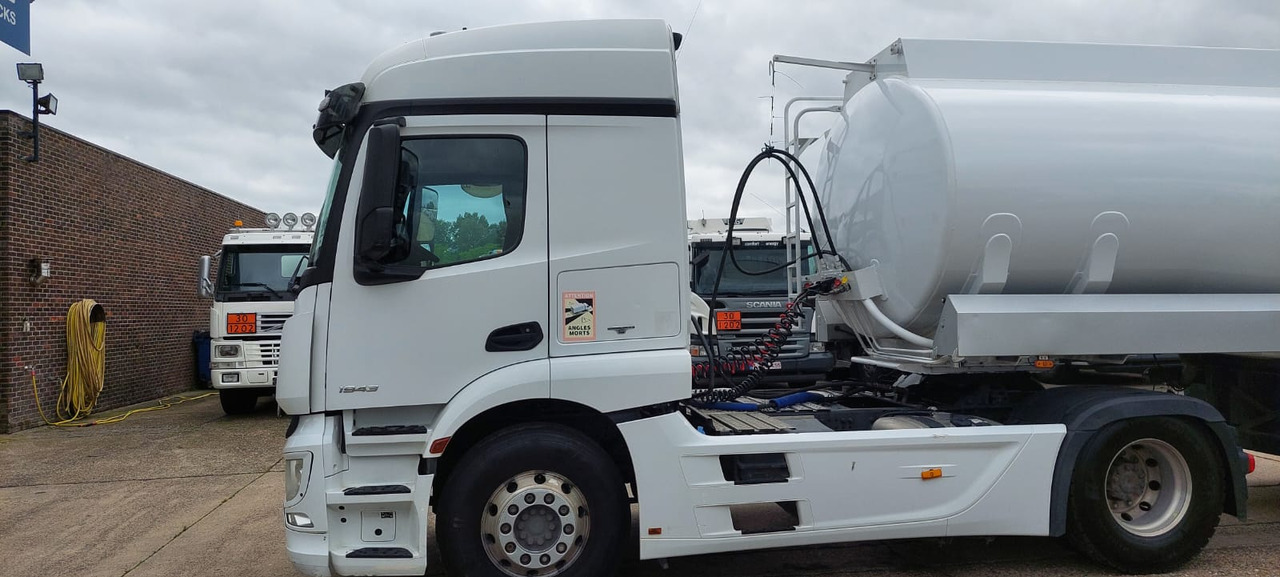 MERCEDES Actros - Tractor head: gambar 5 MERCEDES Actros - Tractor head: gambar 5