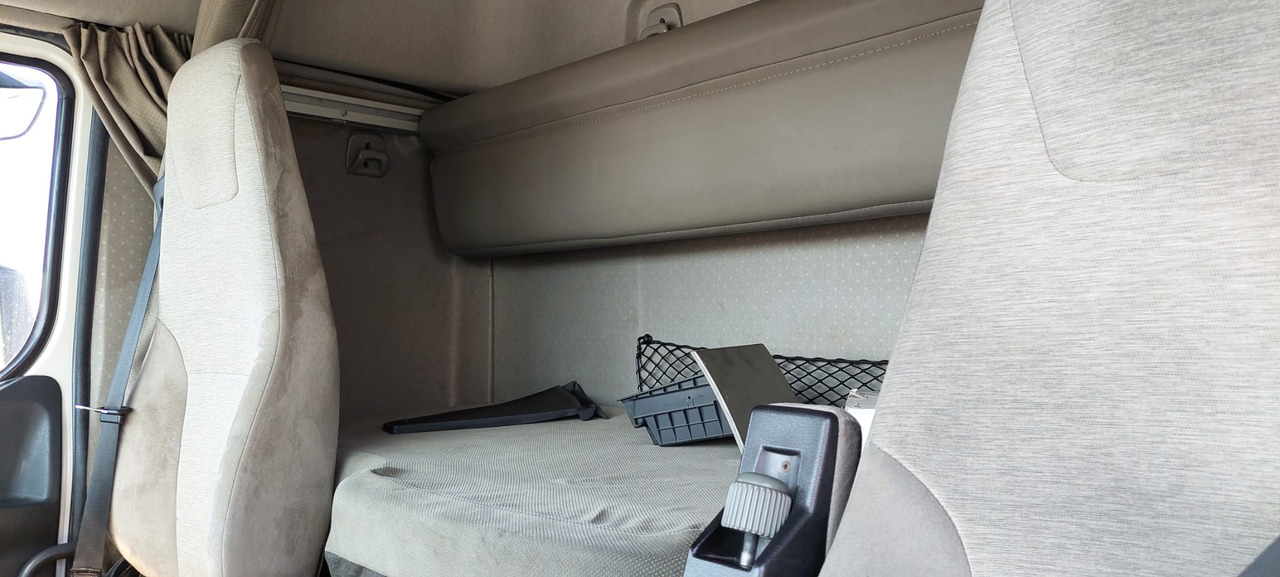 RENAULT PREMIUM 410 - Tractor head: gambar 4 RENAULT PREMIUM 410 - Tractor head: gambar 4