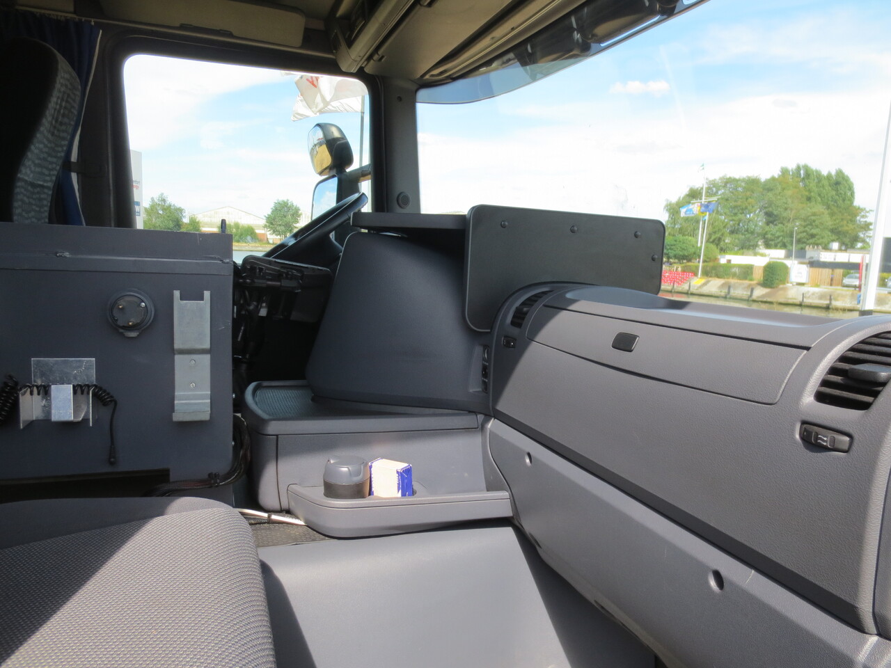 Scania P420 - Tractor head: gambar 2 Scania P420 - Tractor head: gambar 2
