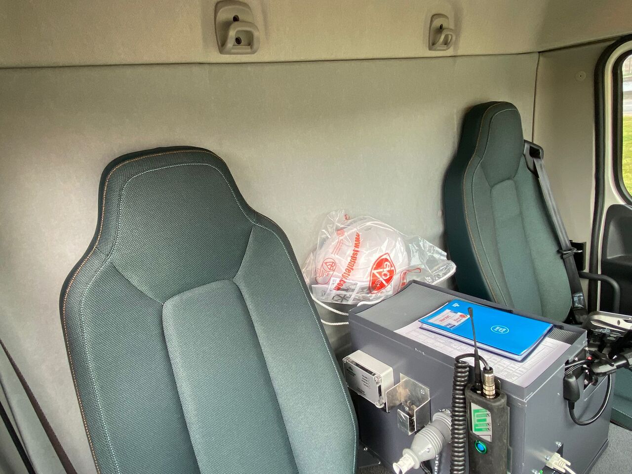 VOLVO FL - Truk tangki: gambar 4 VOLVO FL - Truk tangki: gambar 4