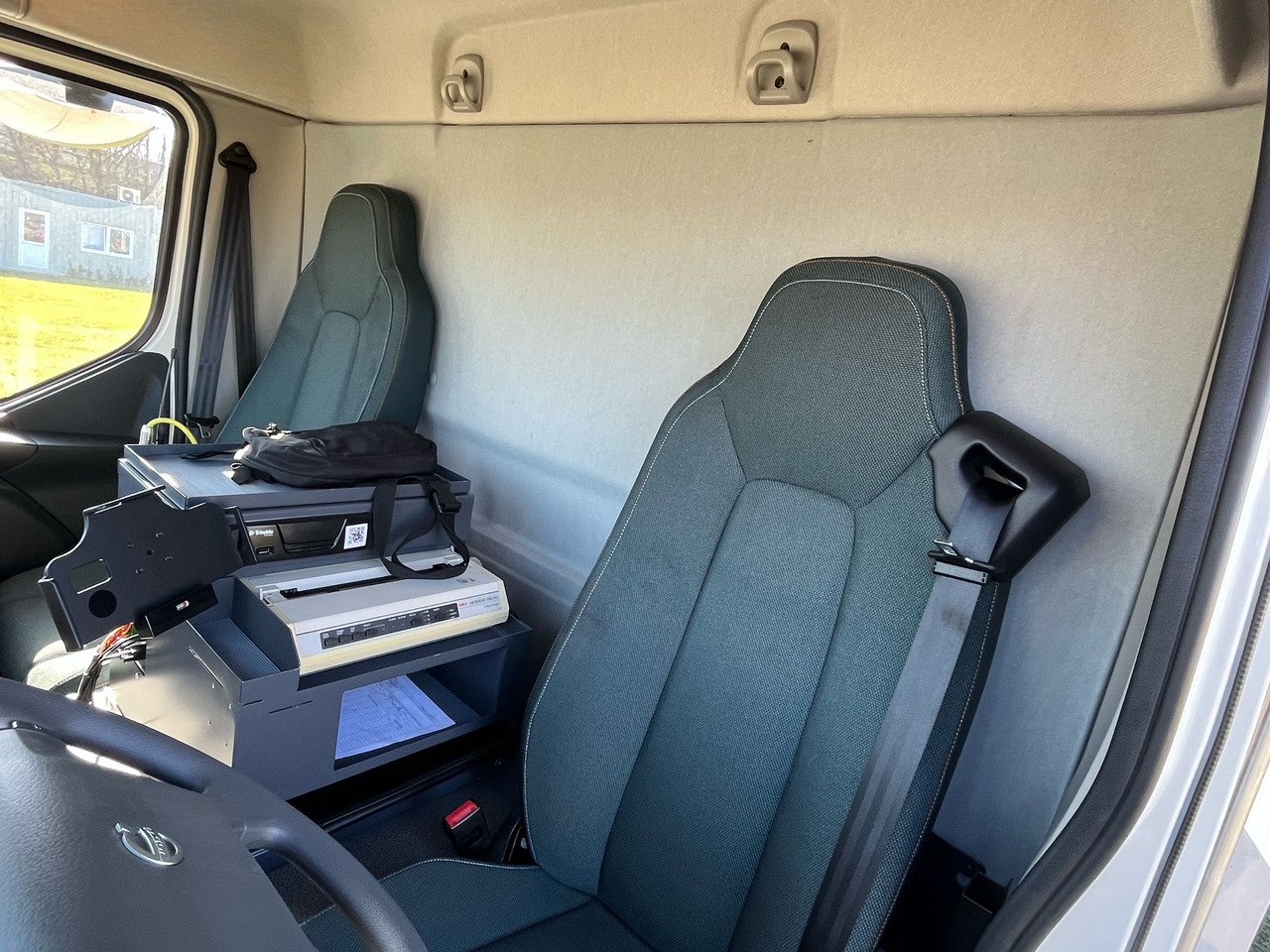 VOLVO FL - Truk tangki: gambar 5 VOLVO FL - Truk tangki: gambar 5