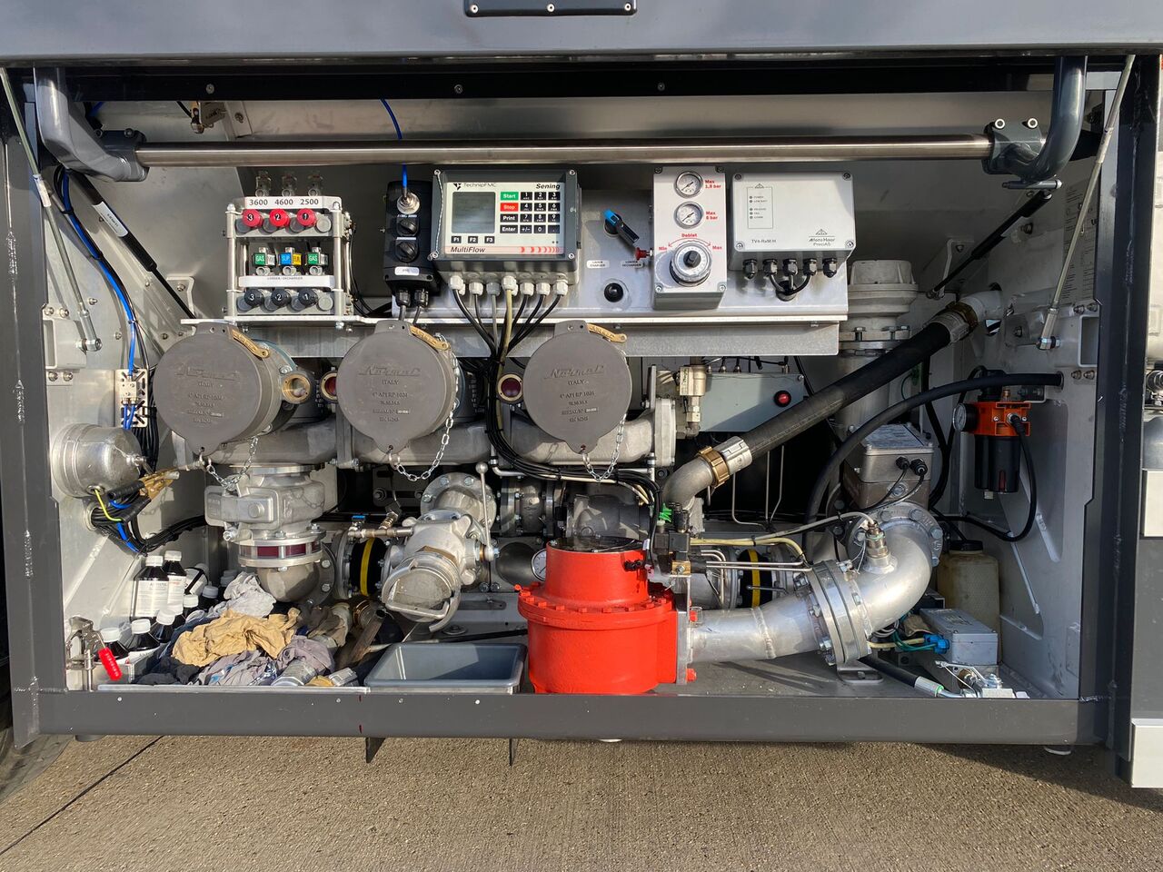 VOLVO FL - Truk tangki: gambar 3 VOLVO FL - Truk tangki: gambar 3