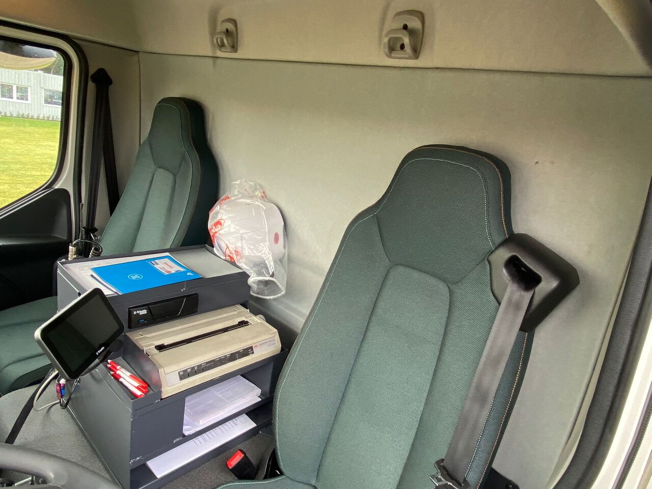 VOLVO FL - Truk tangki: gambar 3 VOLVO FL - Truk tangki: gambar 3