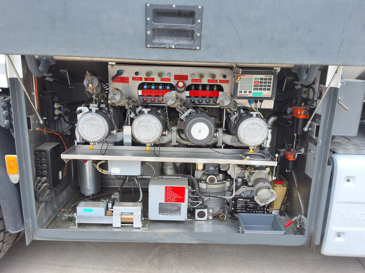 VOLVO FM - Truk tangki: gambar 5 VOLVO FM - Truk tangki: gambar 5