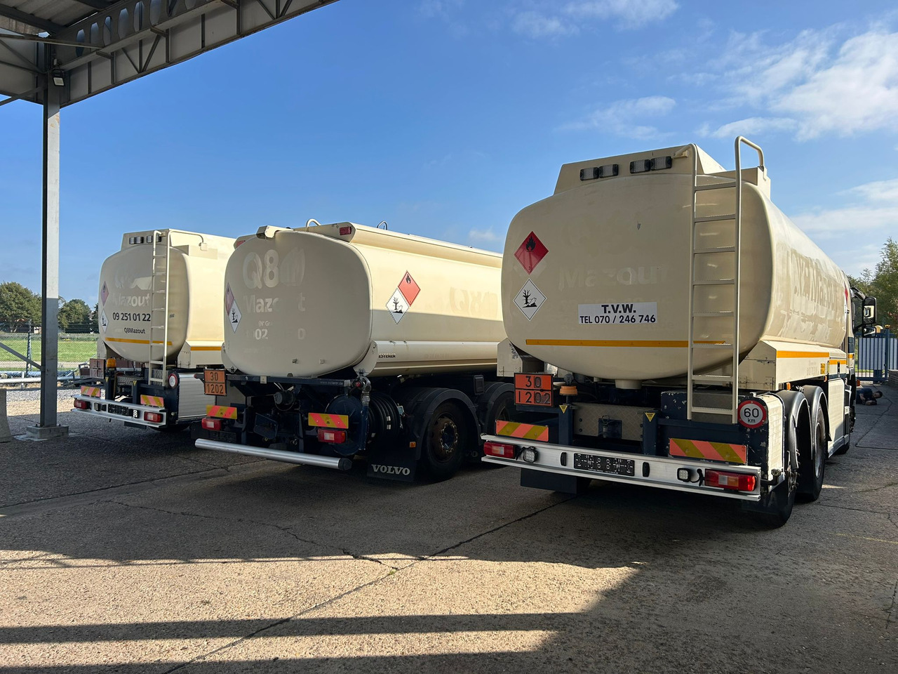 VOLVO FM (lot of 3) - Truk tangki: gambar 4 VOLVO FM (lot of 3) - Truk tangki: gambar 4
