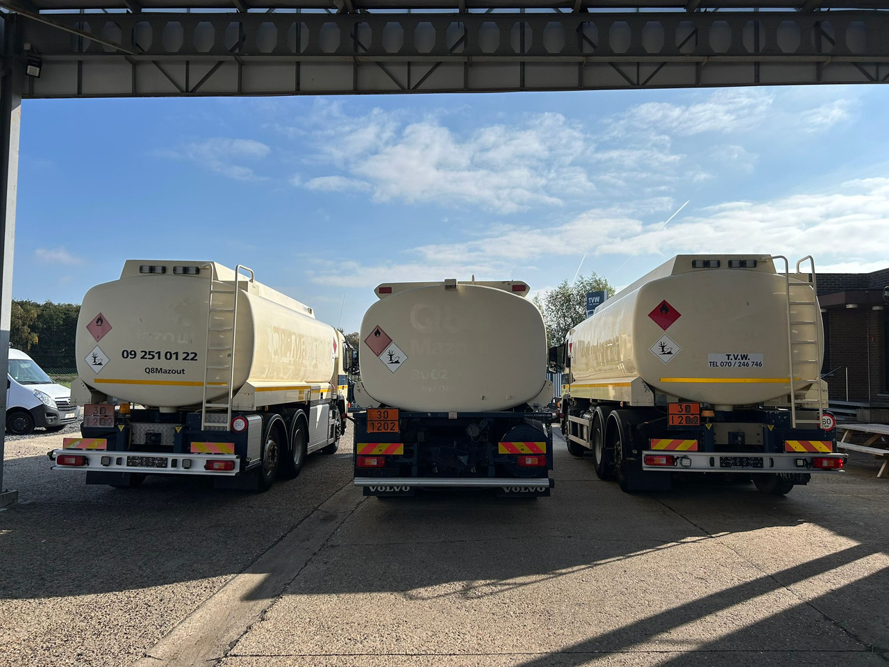 VOLVO FM (lot of 3) - Truk tangki: gambar 5 VOLVO FM (lot of 3) - Truk tangki: gambar 5