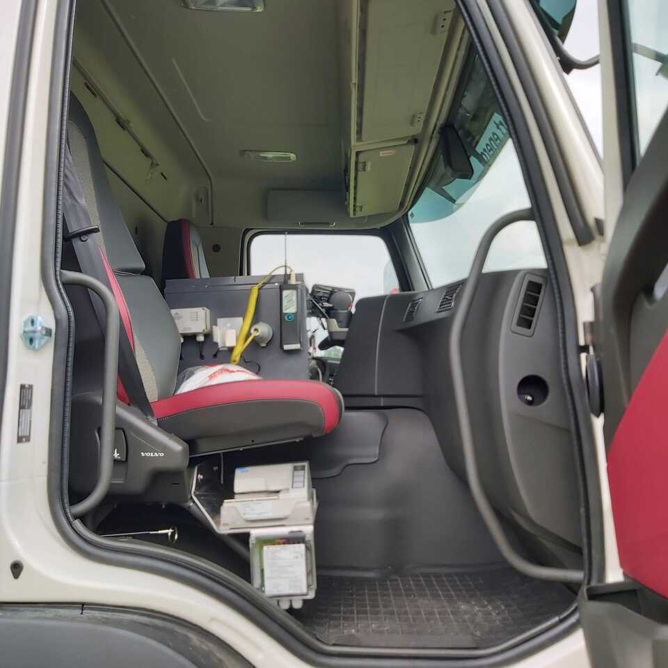 VOLVO FM430HP - Truk tangki: gambar 5 VOLVO FM430HP - Truk tangki: gambar 5
