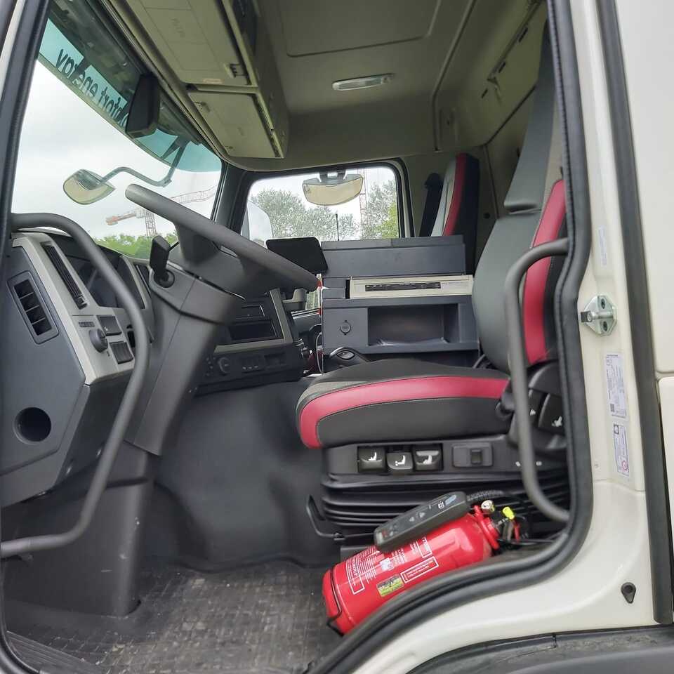 VOLVO FM430HP - Truk tangki: gambar 4 VOLVO FM430HP - Truk tangki: gambar 4