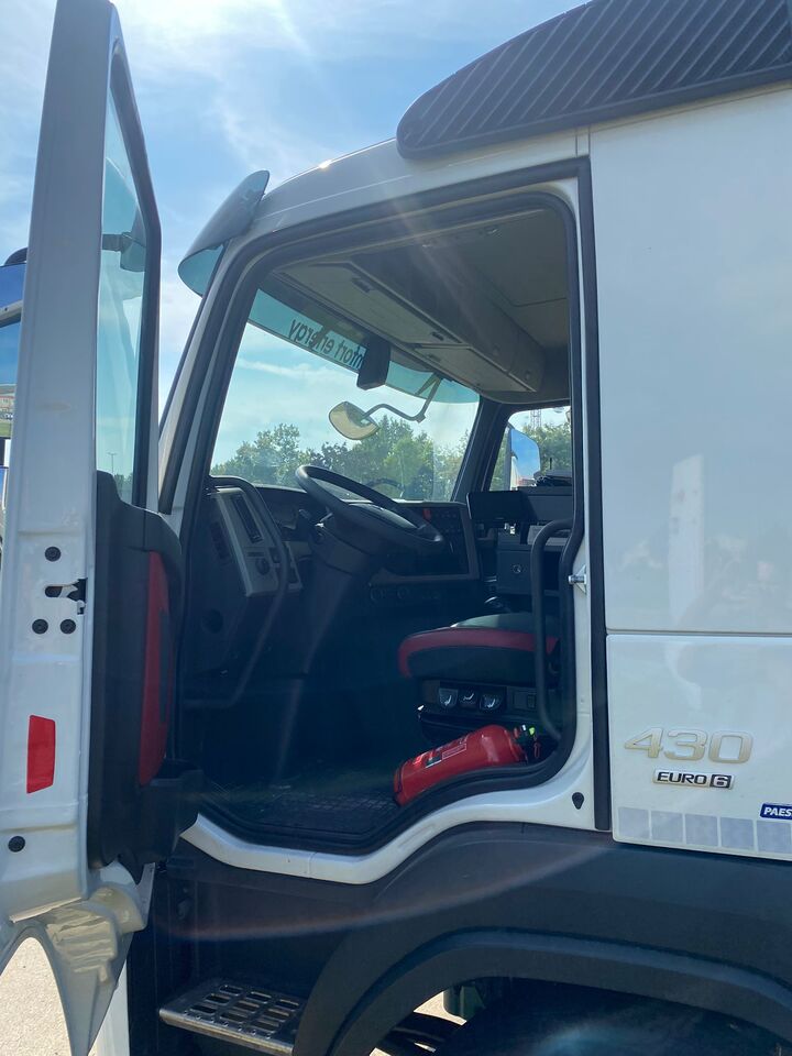 VOLVO FM430HP - Truk tangki: gambar 4 VOLVO FM430HP - Truk tangki: gambar 4