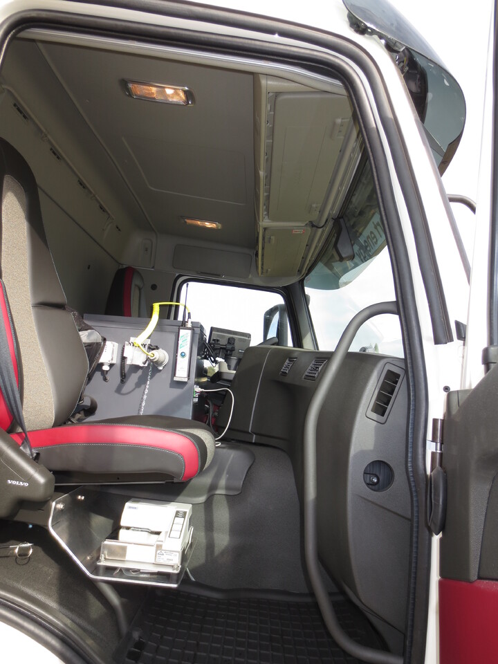 Truk tangki Volvo FM: gambar 6