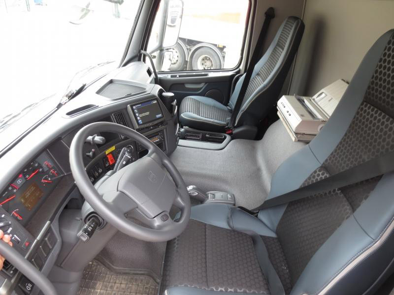 Volvo FMFH - Truk tangki: gambar 4 Volvo FMFH - Truk tangki: gambar 4