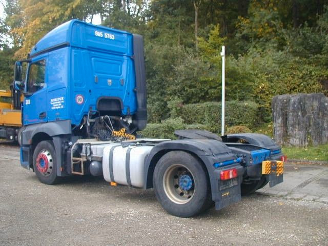 Mercedes-Benz 1843 - Tractor head: gambar 3 Mercedes-Benz 1843 - Tractor head: gambar 3