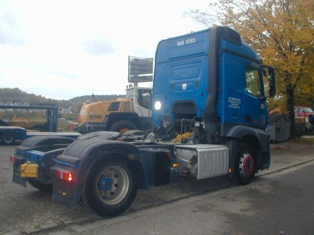 Mercedes-Benz 1843 - Tractor head: gambar 4 Mercedes-Benz 1843 - Tractor head: gambar 4