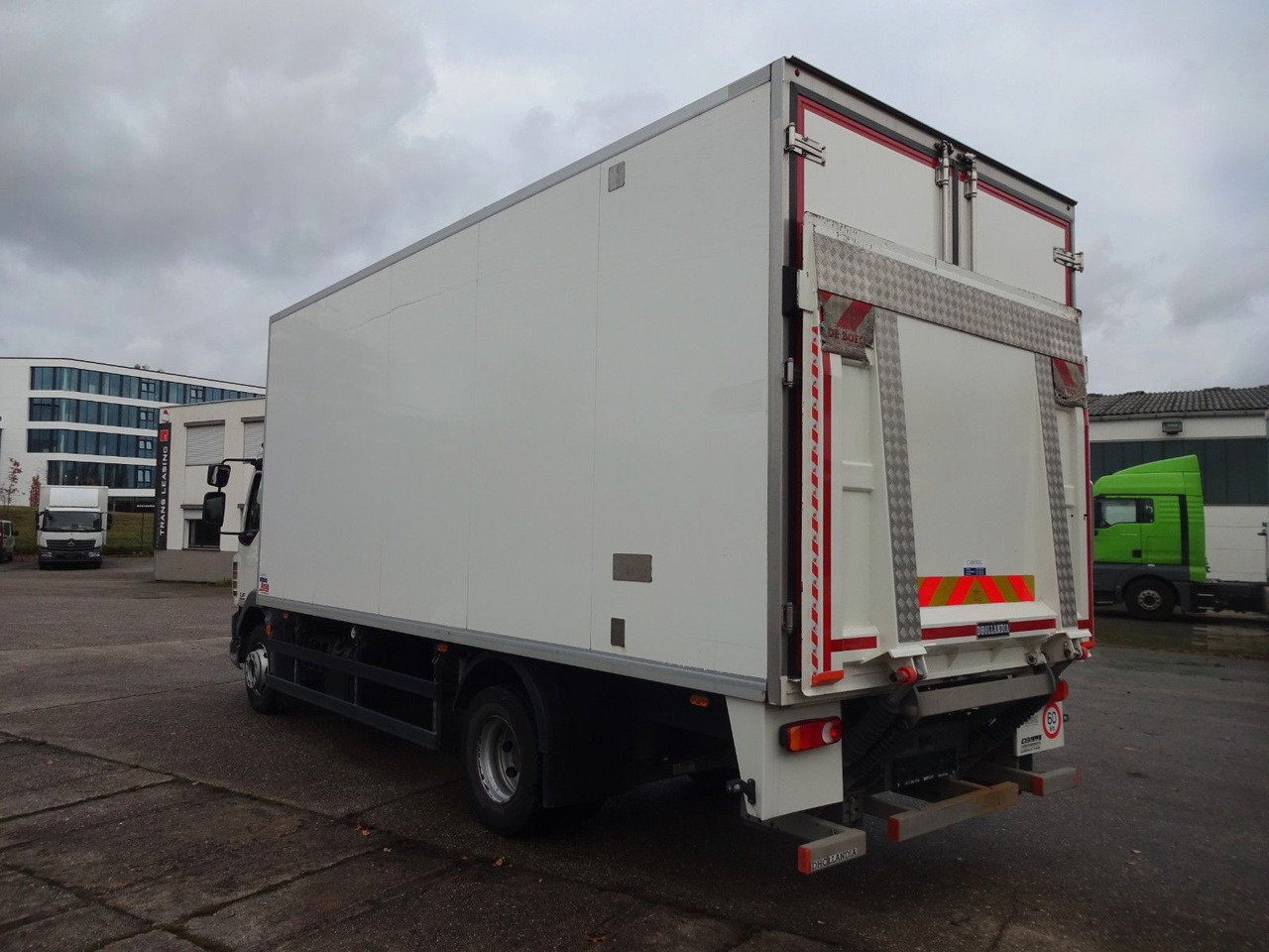 DAF LF 220, 16 T, LBW, Türen, Klima, Automat, Kamera - Truk berpendingin: gambar 5 DAF LF 220, 16 T, LBW, Türen, Klima, Automat, Kamera - Truk berpendingin: gambar 5