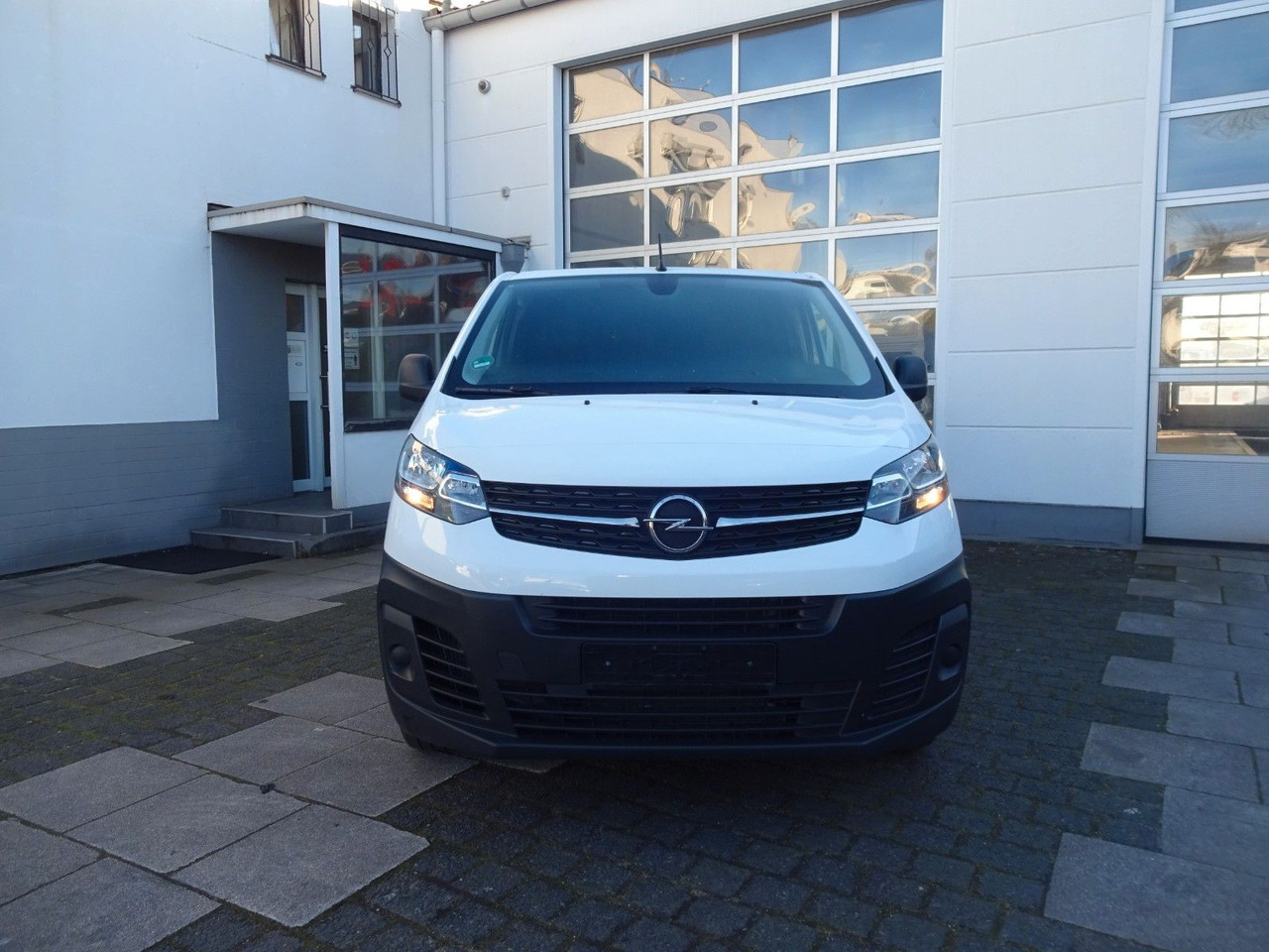 Opel 50 x Vivaro Kasten L1H1, Klima, PDC, Tempomat - Van kecil: gambar 4 Opel 50 x Vivaro Kasten L1H1, Klima, PDC, Tempomat - Van kecil: gambar 4