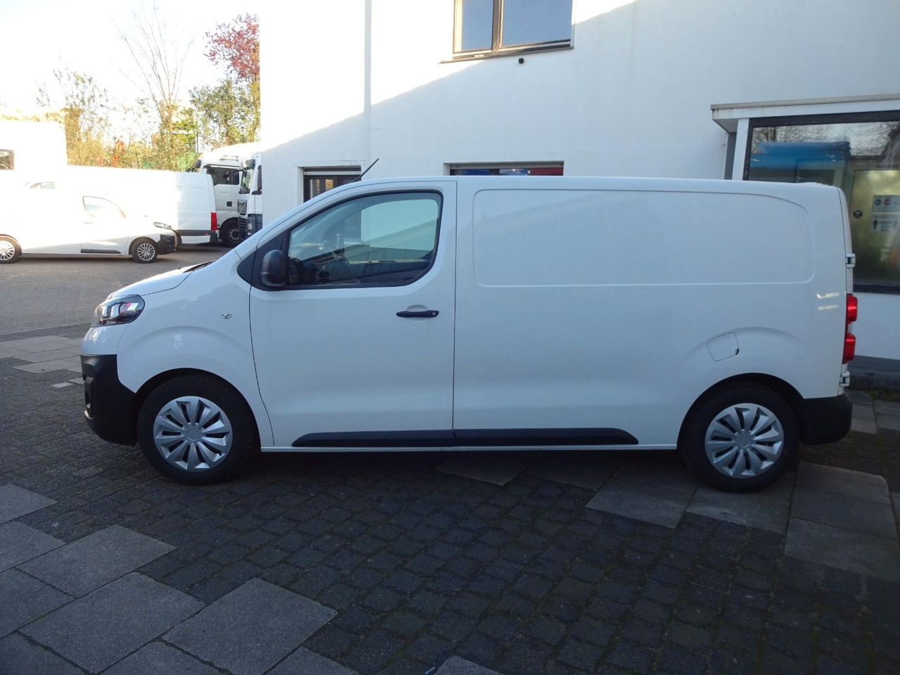 Opel 50 x Vivaro Kasten L1H1, Klima, PDC, Tempomat - Van kecil: gambar 4 Opel 50 x Vivaro Kasten L1H1, Klima, PDC, Tempomat - Van kecil: gambar 4
