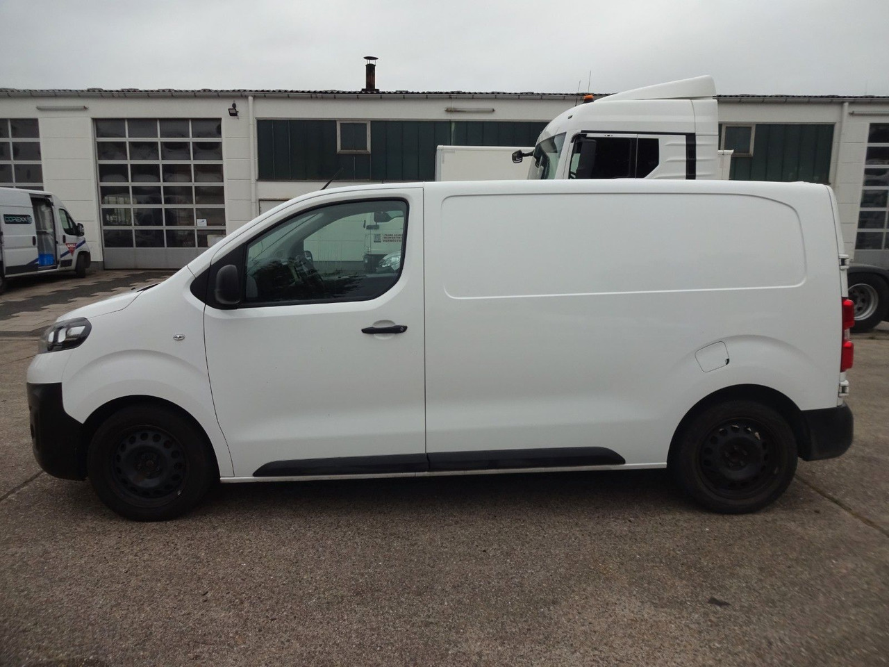 Opel Vivaro Kasten L1H1, Klima, PDC, - Van kecil: gambar 3 Opel Vivaro Kasten L1H1, Klima, PDC, - Van kecil: gambar 3