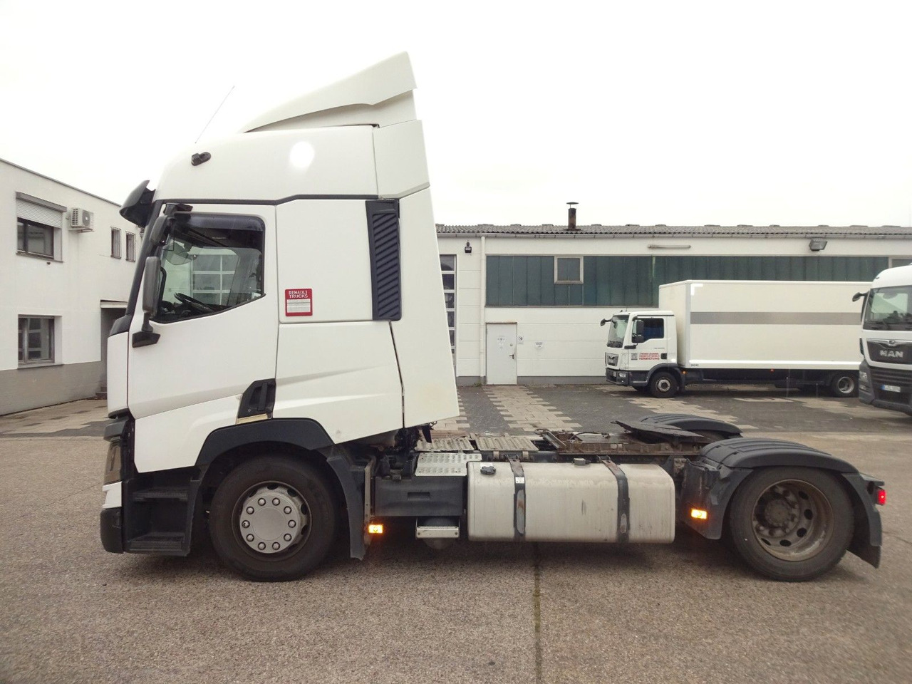 Renault Premium 460, Low Liner, Hubsattelkupplung - Tractor head: gambar 4 Renault Premium 460, Low Liner, Hubsattelkupplung - Tractor head: gambar 4