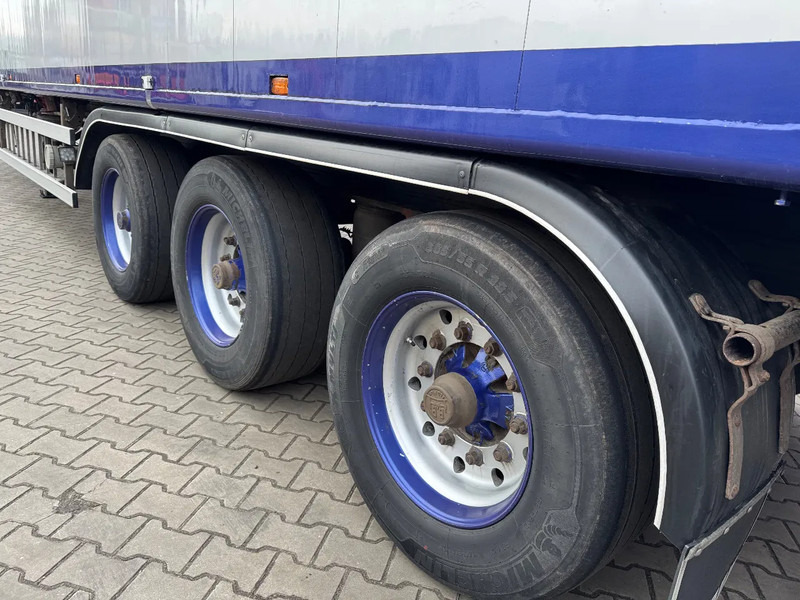Semi-trailer dengan lantai berjalan Bulthuis 90m3 Cargo Floor Silver metallic, APK 06/2025, top condition: gambar 13 Semi-trailer dengan lantai berjalan Bulthuis 90m3 Cargo Floor Silver metallic, APK 06/2025, top condition: gambar 13