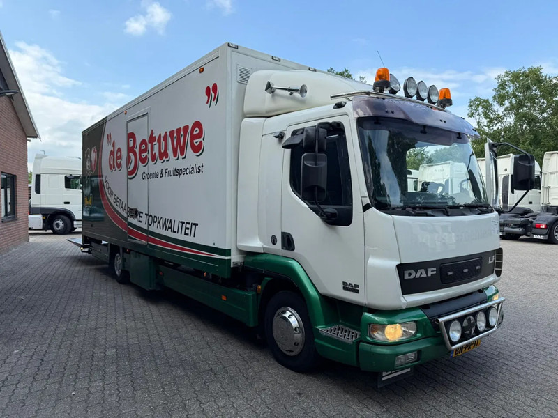 DAF LF 45.220 Laadklep/LBW Zijdeur Airco Slaapcabine AHK - Truk box: gambar 2 DAF LF 45.220 Laadklep/LBW Zijdeur Airco Slaapcabine AHK - Truk box: gambar 2