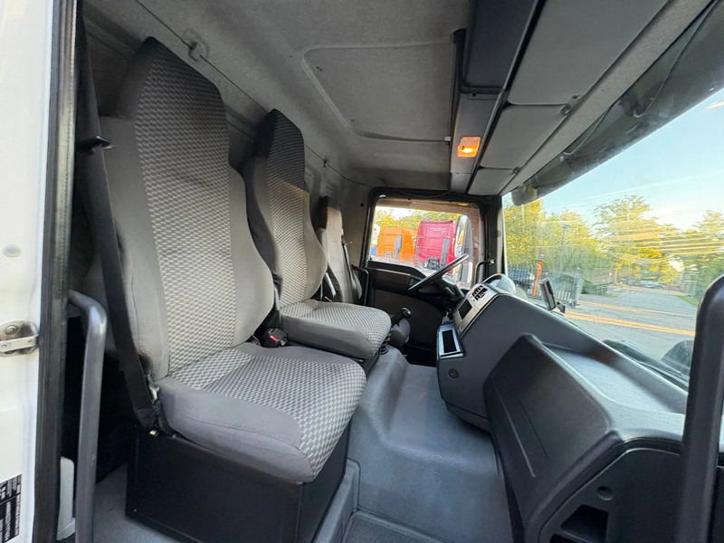 Truk box MAN TGL 8.240 Cargolift Laadklep NL Truck APK/TUV 02-2026: gambar 14 Truk box MAN TGL 8.240 Cargolift Laadklep NL Truck APK/TUV 02-2026: gambar 14