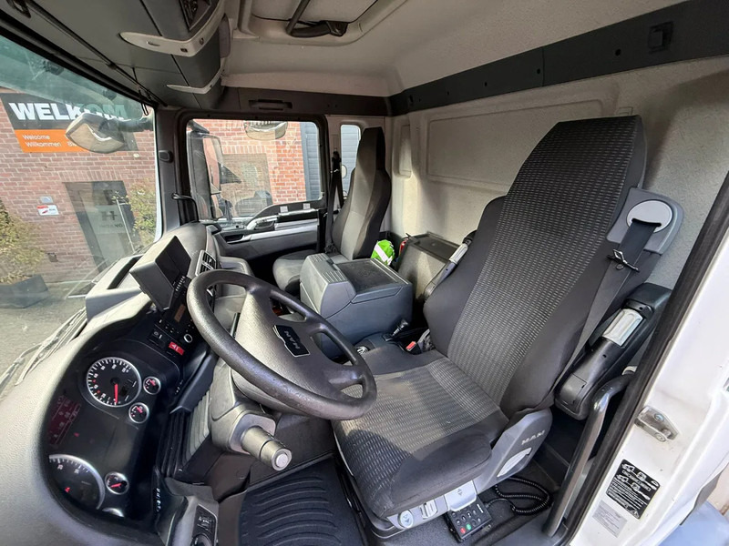 Leasing MAN TGS 26.320 Koffer Stuuras AHK 3.000KG LBW 353.980KM! NL Truck APK/TUV 11-03-2026 MAN TGS 26.320 Koffer Stuuras AHK 3.000KG LBW 353.980KM! NL Truck APK/TUV 11-03-2026: gambar 8 Leasing MAN TGS 26.320 Koffer Stuuras AHK 3.000KG LBW 353.980KM! NL Truck APK/TUV 11-03-2026 MAN TGS 26.320 Koffer Stuuras AHK 3.000KG LBW 353.980KM! NL Truck APK/TUV 11-03-2026: gambar 8