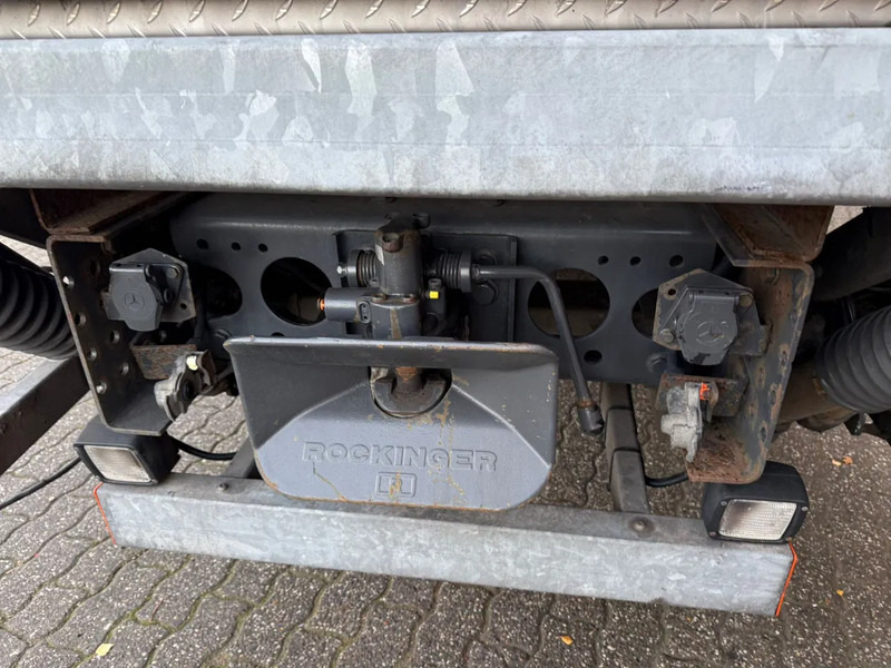 Mercedes-Benz Antos 1930 Frigoblock Dual temp 3 compartiments LBW AHK 319.640KM EURO 6 NL Truck! - Truk isotermal: gambar 5 Mercedes-Benz Antos 1930 Frigoblock Dual temp 3 compartiments LBW AHK 319.640KM EURO 6 NL Truck! - Truk isotermal: gambar 5