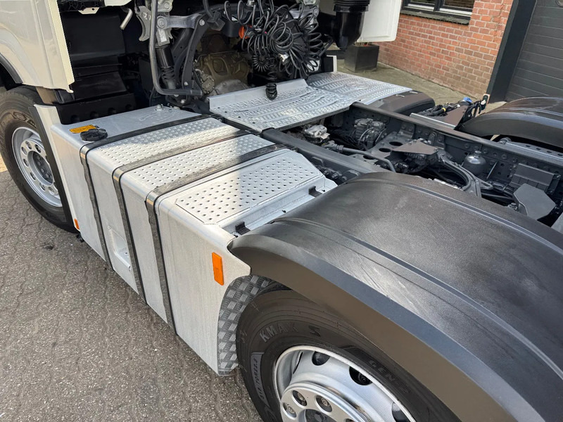 Mercedes-Benz Actros 2545 6X2 Gigaspace Gestuurde voorloopas NL Truck 327.240KM - Tractor head: gambar 5 Mercedes-Benz Actros 2545 6X2 Gigaspace Gestuurde voorloopas NL Truck 327.240KM - Tractor head: gambar 5