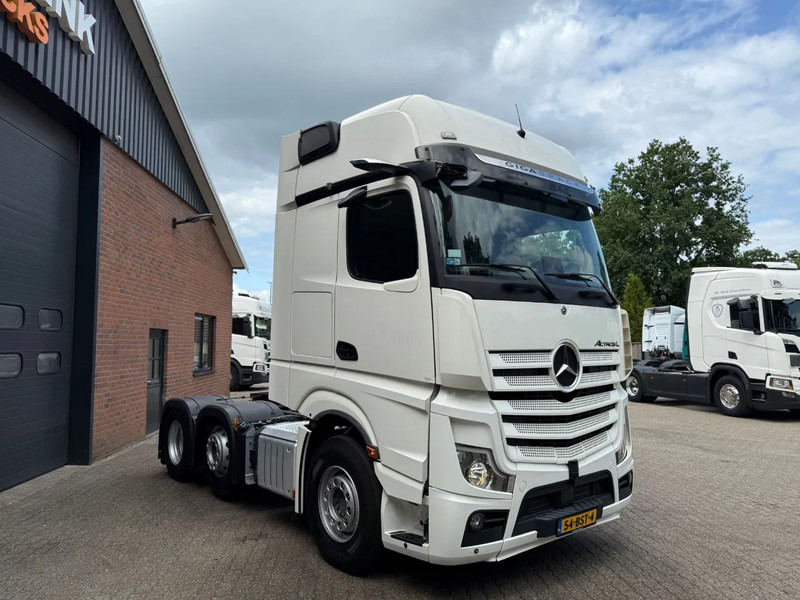 Mercedes-Benz Actros 2545 6X2 Gigaspace Standairco NL Truck 327.240KM Gestuurde voorloopas - Tractor head: gambar 2 Mercedes-Benz Actros 2545 6X2 Gigaspace Standairco NL Truck 327.240KM Gestuurde voorloopas - Tractor head: gambar 2