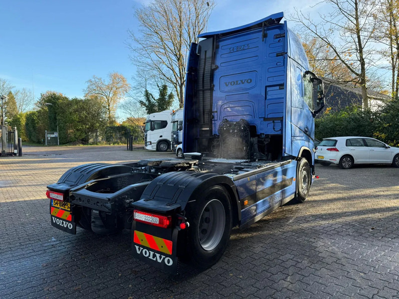 Volvo FH 460 Globetrotter XL 2x tank Standairco 405.369KM! NL Truck - APK 09-2026 - Tractor head: gambar 3 Volvo FH 460 Globetrotter XL 2x tank Standairco 405.369KM! NL Truck - APK 09-2026 - Tractor head: gambar 3
