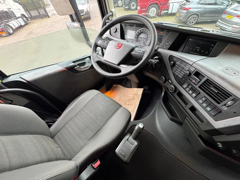 Volvo FH Dual clutch 2X tank Standairco 689.009KM! Alcoa - Tractor head: gambar 5 Volvo FH Dual clutch 2X tank Standairco 689.009KM! Alcoa - Tractor head: gambar 5