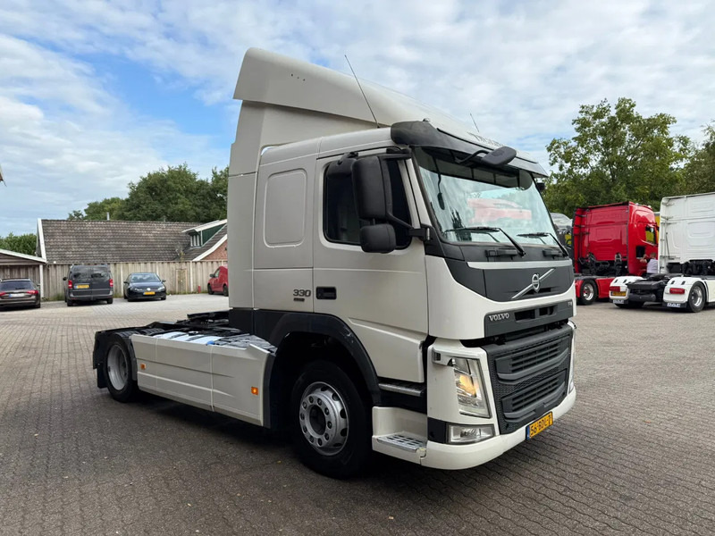 Volvo FM 330 Slaapcabine Side skirts NL Truck APK/TUV 05-2026 - Tractor head: gambar 2 Volvo FM 330 Slaapcabine Side skirts NL Truck APK/TUV 05-2026 - Tractor head: gambar 2