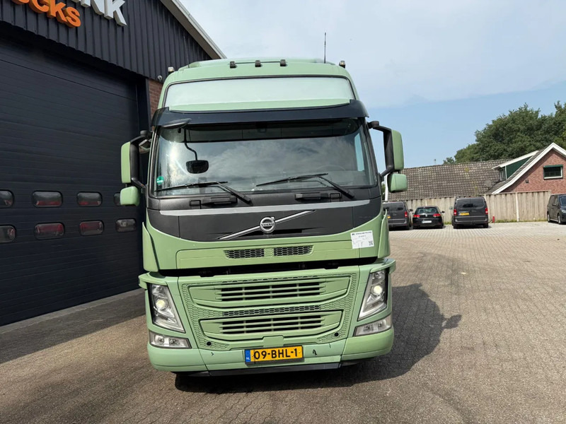 Volvo FM 370 Globetrotter XL Xenon Side skirts NL Truck - Tractor head: gambar 3 Volvo FM 370 Globetrotter XL Xenon Side skirts NL Truck - Tractor head: gambar 3