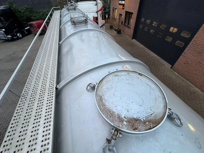 Semi-trailer tangki Vogelzang 36.5m3 RVS Mestoplegger Geijkte weging Bemonstering 2x Stuuras: gambar 11 Semi-trailer tangki Vogelzang 36.5m3 RVS Mestoplegger Geijkte weging Bemonstering 2x Stuuras: gambar 11